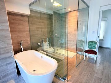 Exclusivo LOFT de 1 dormitorio + escritorio y cochera, Junín al 600, Barrio Norte