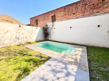 Amplio departamento de 1 dormitorio seminuevo en Libertad al 200, SMT. Con amenities!