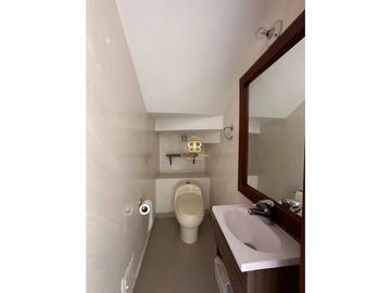 SE VENDE/ARRIEDA INCREIBLE CASA EN CHIA 20 DE JULIO