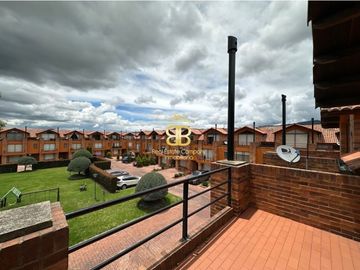 SE VENDE/ARRIEDA INCREIBLE CASA EN CHIA 20 DE JULIO