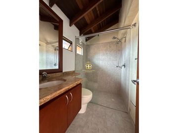 SE VENDE/ARRIEDA INCREIBLE CASA EN CHIA 20 DE JULIO