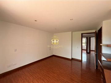 SE VENDE/ARRIEDA INCREIBLE CASA EN CHIA 20 DE JULIO