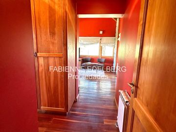 Casa en venta en el encantador Callejón de GINGIN, San Martín de los Andes, Patagonia Argentina.