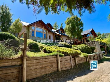 Casa en venta en el encantador Callejón de GINGIN, San Martín de los Andes, Patagonia Argentina.