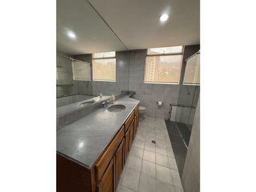VENTA DE AMPLIO, CÓMODO Y HERMOSO APARTAMENTO DUPLEX POBLADO MEDELLN