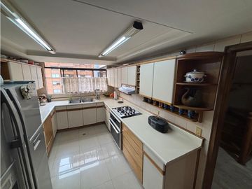 VENTA DE AMPLIO, CÓMODO Y HERMOSO APARTAMENTO DUPLEX POBLADO MEDELLN