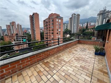 VENTA DE AMPLIO, CÓMODO Y HERMOSO APARTAMENTO DUPLEX POBLADO MEDELLN