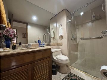 VENTA DE AMPLIO, CÓMODO Y HERMOSO APARTAMENTO DUPLEX POBLADO MEDELLN