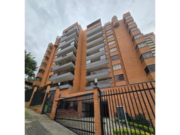 VENTA DE AMPLIO, CÓMODO Y HERMOSO APARTAMENTO DUPLEX POBLADO MEDELLN