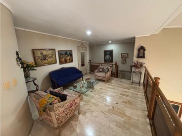 VENTA DE AMPLIO, CÓMODO Y HERMOSO APARTAMENTO DUPLEX POBLADO MEDELLN