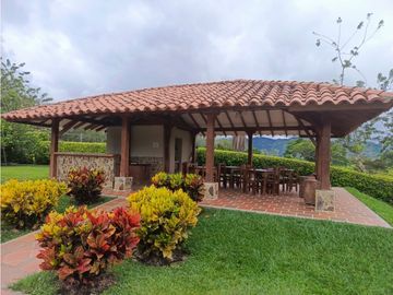 VENTA FINCA FAMILIAR Y DE TURISMO QUIMBAYA QUINDIO
