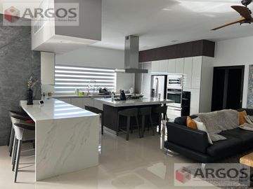 Casa en  venta en Carretera Nacional, Fracc. La Toscana, Monterrey, N.L.