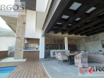 Casa en  venta en Carretera Nacional, Fracc. La Toscana, Monterrey, N.L.
