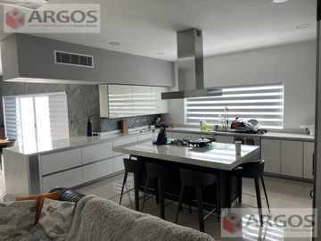 Casa en  venta en Carretera Nacional, Fracc. La Toscana, Monterrey, N.L.