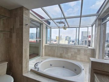 Agradable PH con vista panorámica,  cerca del WTC