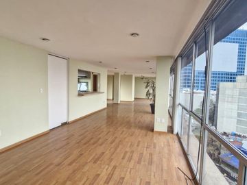 Agradable PH con vista panorámica,  cerca del WTC