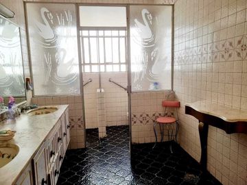 SE VENDE CASA, COMO CASA O TERRENO, OLIVAR DE LOS PADRES !