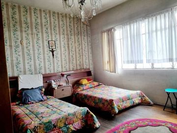 SE VENDE CASA, COMO CASA O TERRENO, OLIVAR DE LOS PADRES !