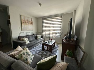 Venta Casa en Urbanización La Perla Etapa 5, Karig