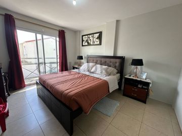Venta Casa en Urbanización La Perla Etapa 5, Karig
