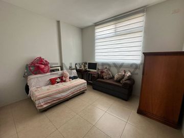 Venta Casa en Urbanización La Perla Etapa 5, Karig