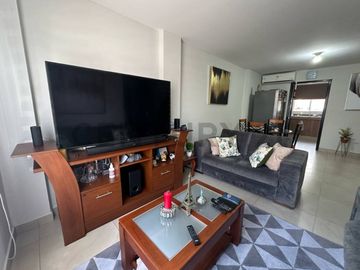 Venta Casa en Urbanización La Perla Etapa 5, Karig