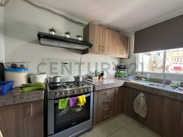 Venta Casa en Urbanización La Perla Etapa 5, Karig