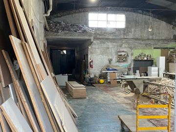VENTA DEPOSITO+LOCAL+CASA-ISIDRO CASANOVA-PERMUTA