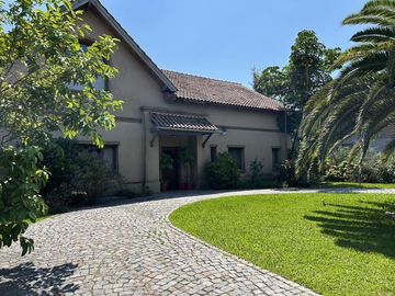Casa al lago en VENTA en Los Castores, Nordelta. 4 ambientes