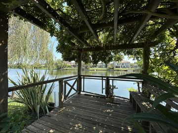 Casa al lago en VENTA en Los Castores, Nordelta. 4 ambientes