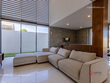 Casa de lujo en venta en Hacienda San Acasio en coto.
