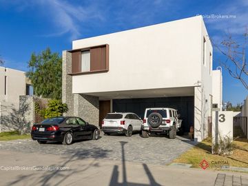 Casa de lujo en venta en Hacienda San Acasio en coto.