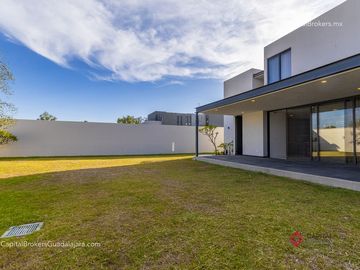 Casa de lujo en venta en Hacienda San Acasio en coto.