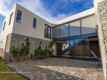 Casa de lujo en venta en Hacienda San Acasio en coto.