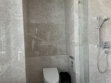 FOR SELL Condo Sindhorn Residences BTS-Chit Lom CX-116658