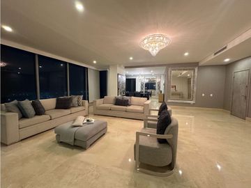 APARTAMENTO DE LUJO EN VENTA!  330 metros. Barrio El Golf