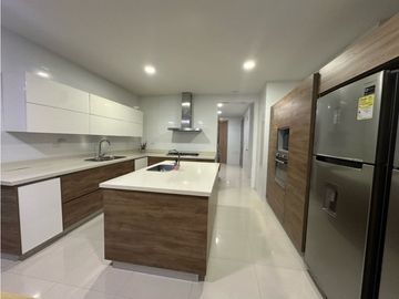 APARTAMENTO DE LUJO EN VENTA!  330 metros. Barrio El Golf