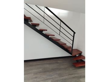 VENDO CASA EN CONJUNTO CERRADO EN CAJICA