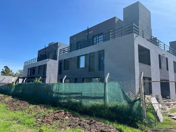 Departamento en Complejo LOS MALVONES, a estrenar