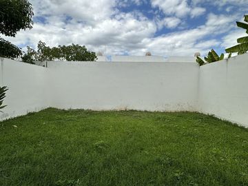 Casa en Venta en Privada Salvia, Floresta Mérida Yucatán.
