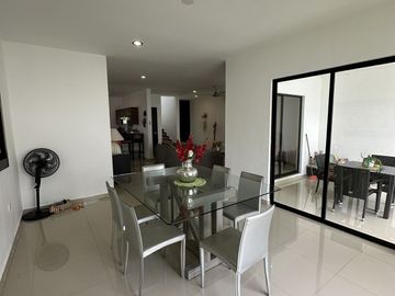 Casa en Venta en Privada Salvia, Floresta Mérida Yucatán.