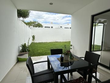 Casa en Venta en Privada Salvia, Floresta Mérida Yucatán.