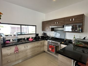 Casa en Venta en Privada Salvia, Floresta Mérida Yucatán.