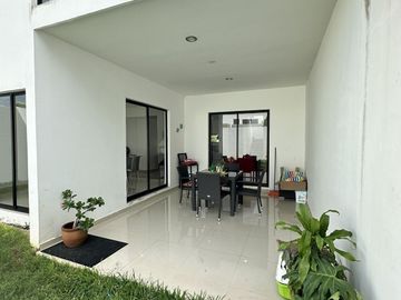 Casa en Venta en Privada Salvia, Floresta Mérida Yucatán.