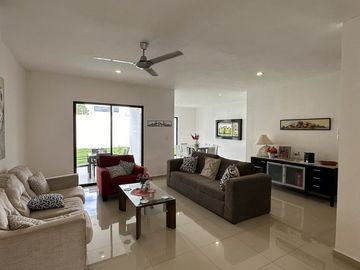Casa en Venta en Privada Salvia, Floresta Mérida Yucatán.