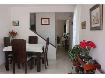 Vendo Casa en Conjunto Residencial en el barrio Limonar, Cali