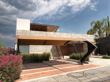 Hermosa Residencia en Cumbres del Lago, Juriquilla, Diseño de Autor, de REVISTA!