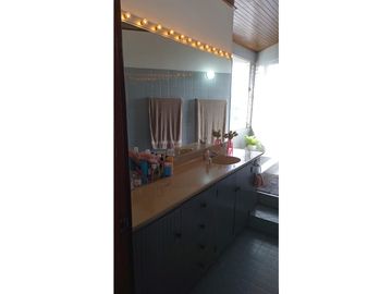 Venta de Casa con 3 pisos en Hato Pintado