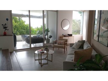 Venta de Casa con 3 pisos en Hato Pintado