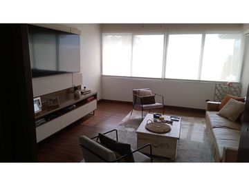 Venta de Casa con 3 pisos en Hato Pintado